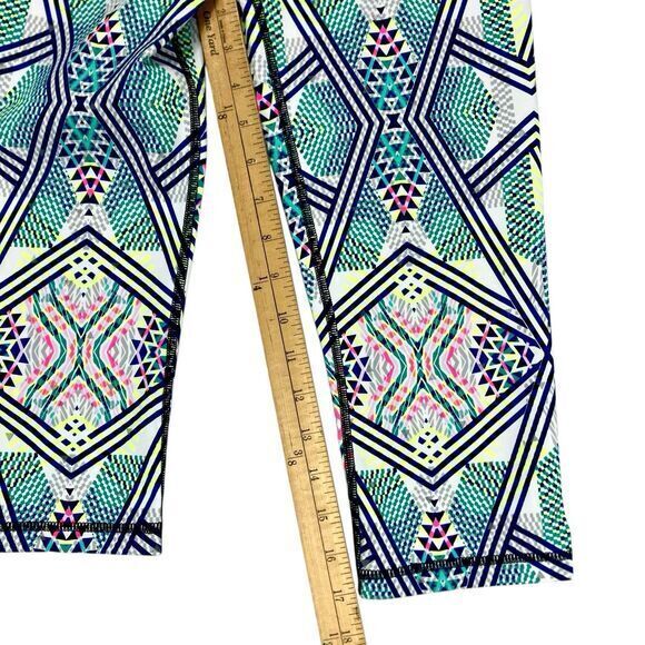 Victoria's Secret Capri Leggings Womens XS Green Printed Athletic Yoga Pull On - Picture 10 of 13